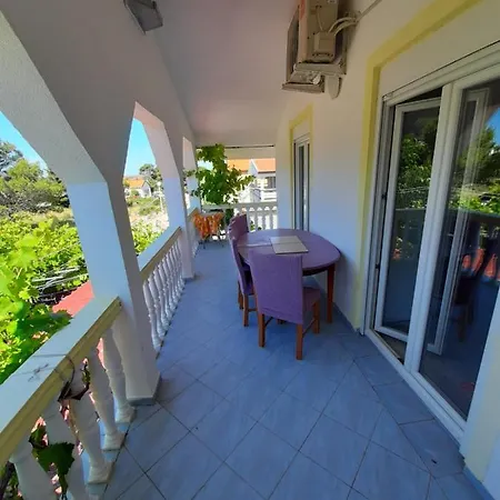 Apartman Zara Vir
