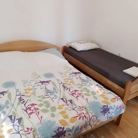 Zara Apartman *