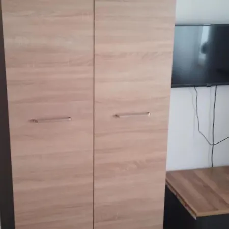 Zara Apartman Vir